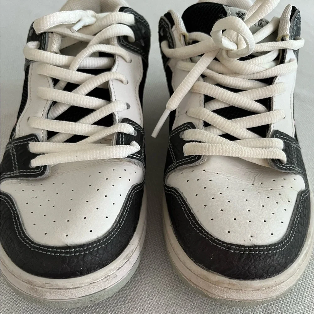 Kitowares heat sensing low dunk sneakers size 38 or 8